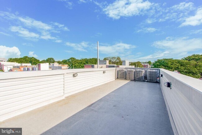 Building Photo - 3836 Haverford Ave