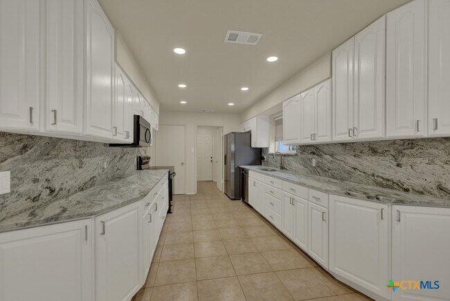 Building Photo - 1260 Flaming Oak Dr