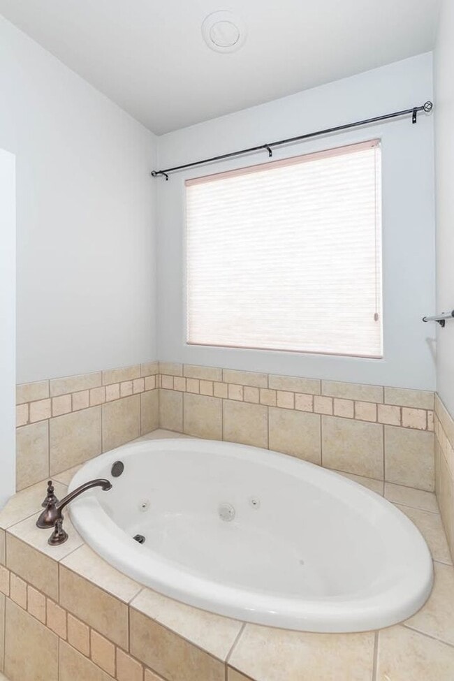 Building Photo - 4 Bedroom Single-Level Home In Hurricane