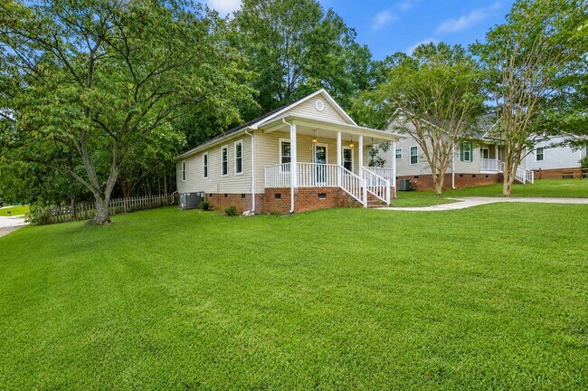 Building Photo - 2-Bedroom, 1-Bath Home in Fort Mill | $1,995 per Month