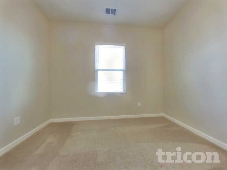 Building Photo - 115 Sorrento Dr