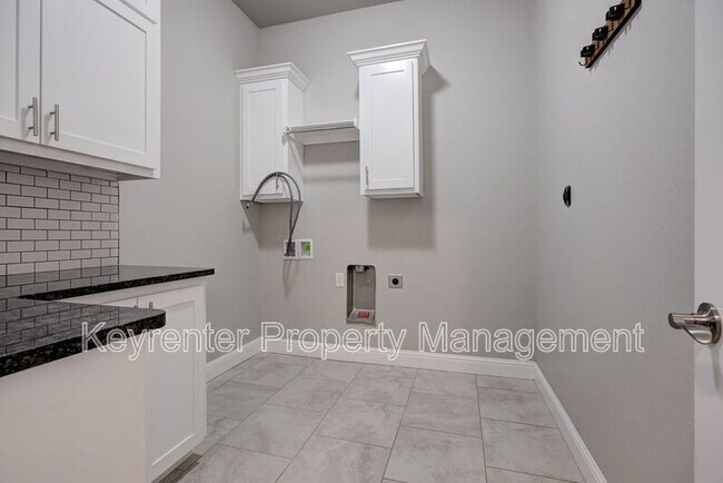Building Photo - 15121 SE 56th St
