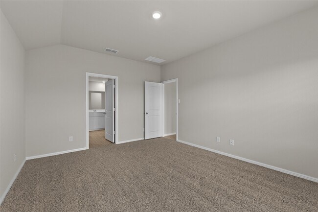 Building Photo - 552 Crestridge Dr N