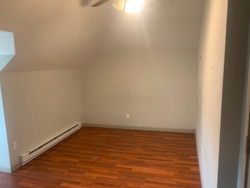 Building Photo - 176 Main St