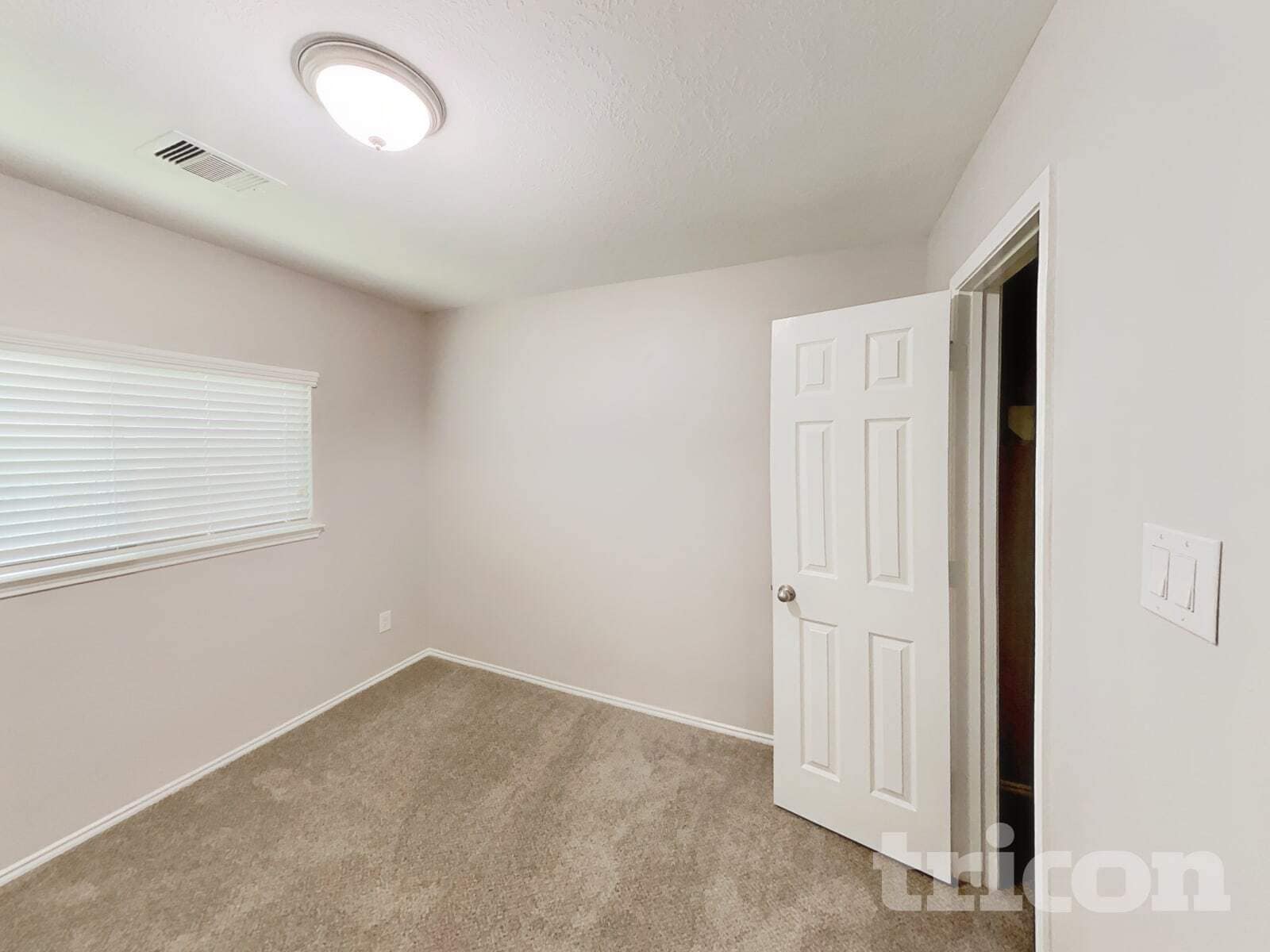 Building Photo - 15018 Mause Creek Dr