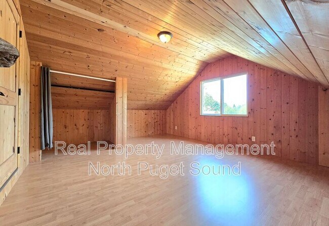 Building Photo - 4914 6th Ave NW