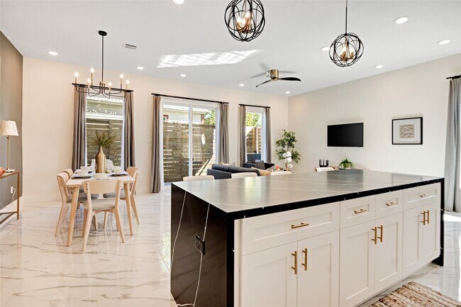 Building Photo - 5908 St Augustine St