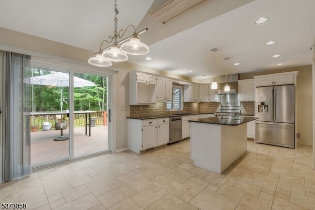 Building Photo - 833 Carnoustie Dr