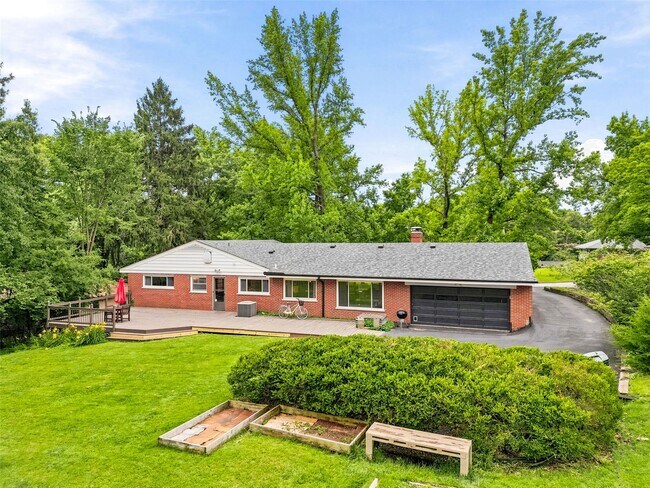 Building Photo - 23 Beaver Dr