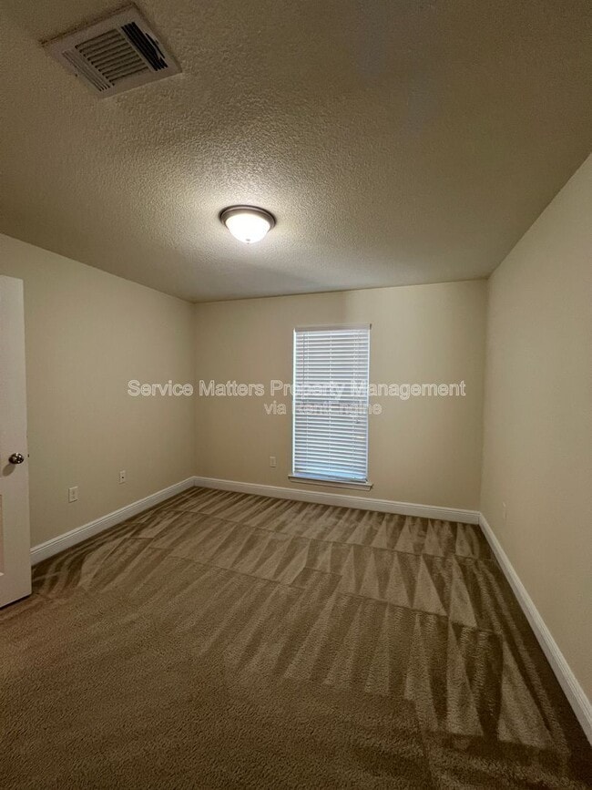 Building Photo - 7037 Season Dr