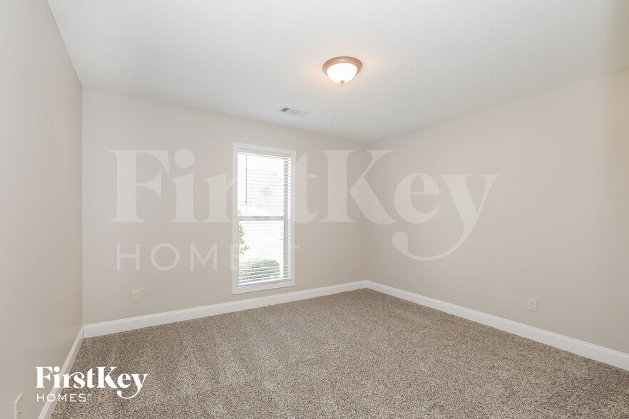 Building Photo - 1537 Cedar Creek Dr