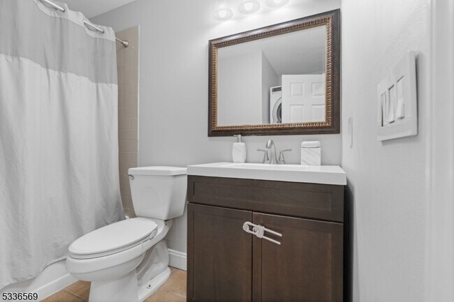 Building Photo - 3001 Revere Ct
