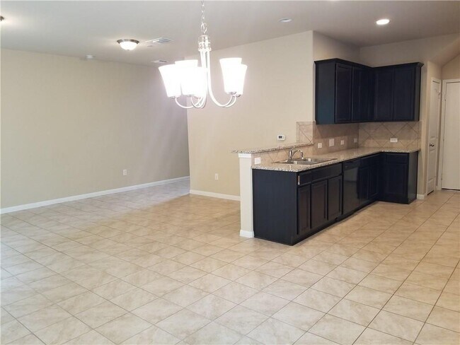 Building Photo - 516 E Slaughter Ln
