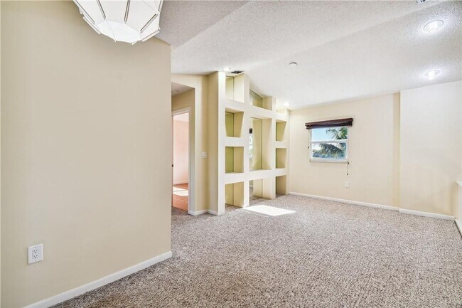 Building Photo - 541 NW 205th Ave