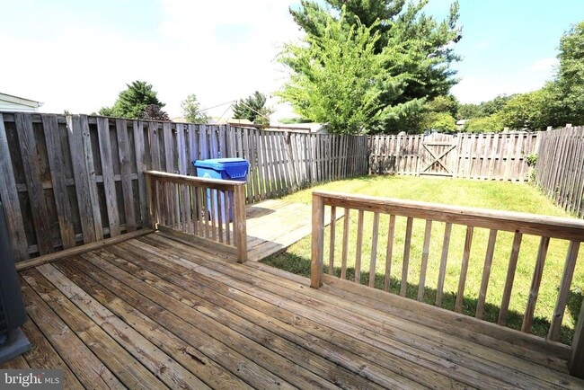 Building Photo - 2086 Tanglewood Dr
