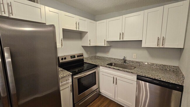 Building Photo - 3912 Robert C Weaver Dr