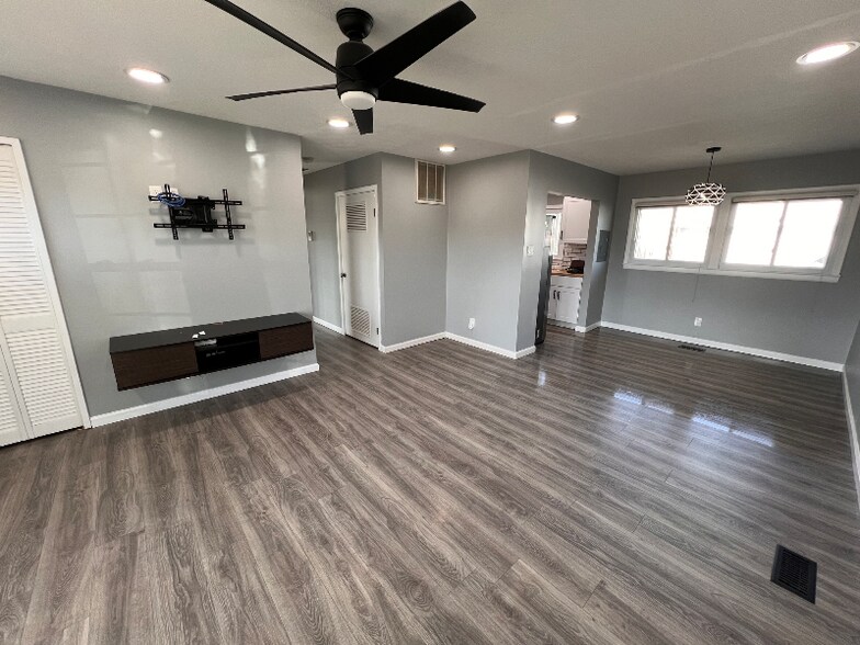 Building Photo - 2802 Flora Ave