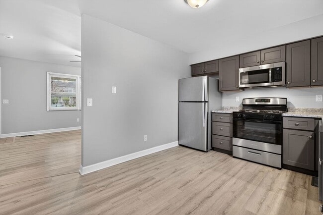 Building Photo - 115 Colonial Pkwy