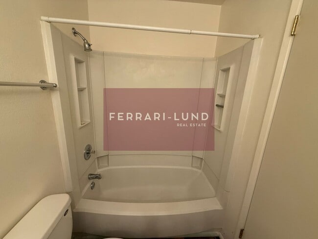 Building Photo - ?? Loft Style Townhome in Reno - Kay DeAlba Property! ??