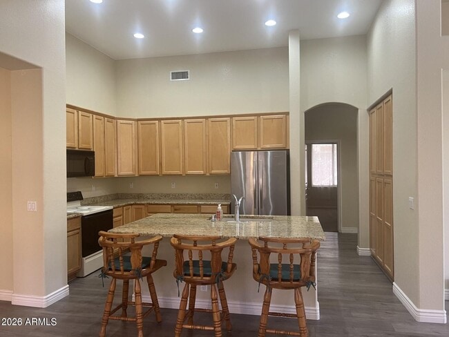 Building Photo - 7033 W Irma Ln