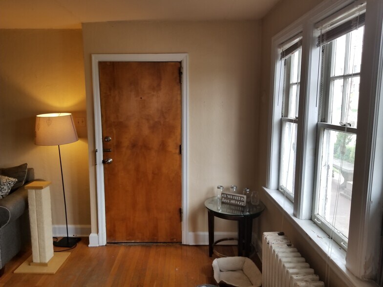 Building Photo - 6532 Wilkins Ave