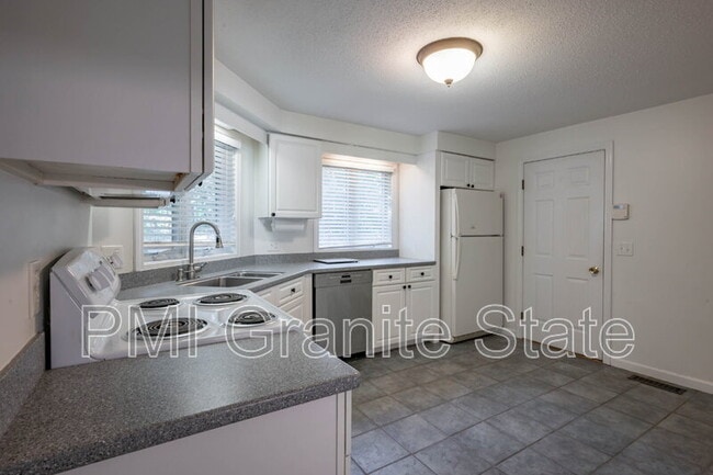 Building Photo - 44 Walden Pond Dr
