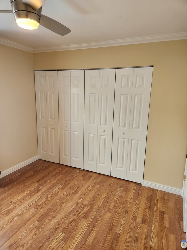 Building Photo - 1020 Brunswick Harbor