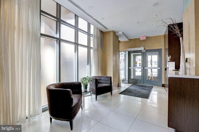 Building Photo - 440 L St NW