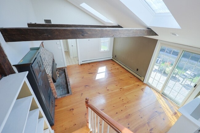 Building Photo - 144 Old Connecticut Path