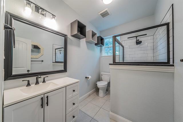 Building Photo - 1115 Douglas Dr