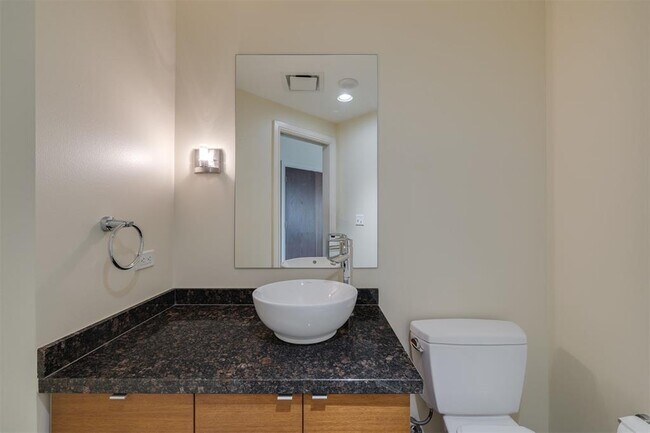 Building Photo - 5900 Mosteller Dr