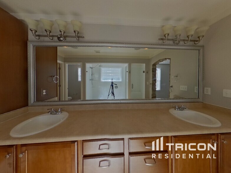 Building Photo - 7583 Talus Ridge Dr
