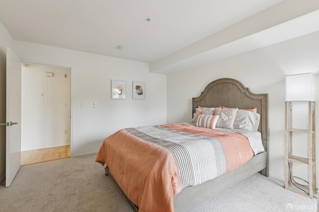 Building Photo - 8300 Oceanview Terrace