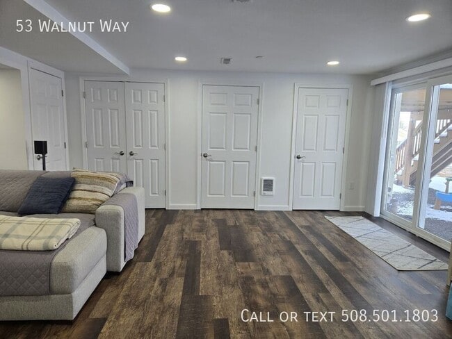 Building Photo - 53 Walnut Way