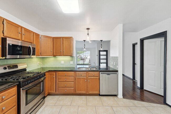 Building Photo - 2801 Dove Tree Dr