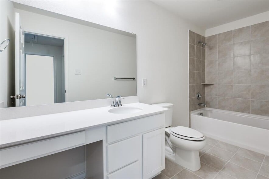 Guest Bathroom - 377 Princewood Dr