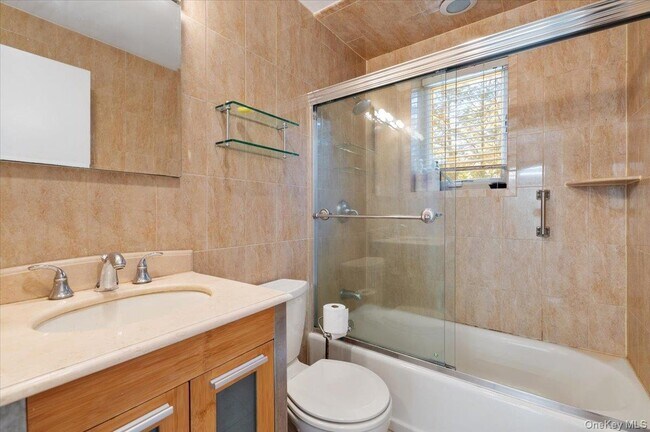 Building Photo - 25 Belmont Dr W