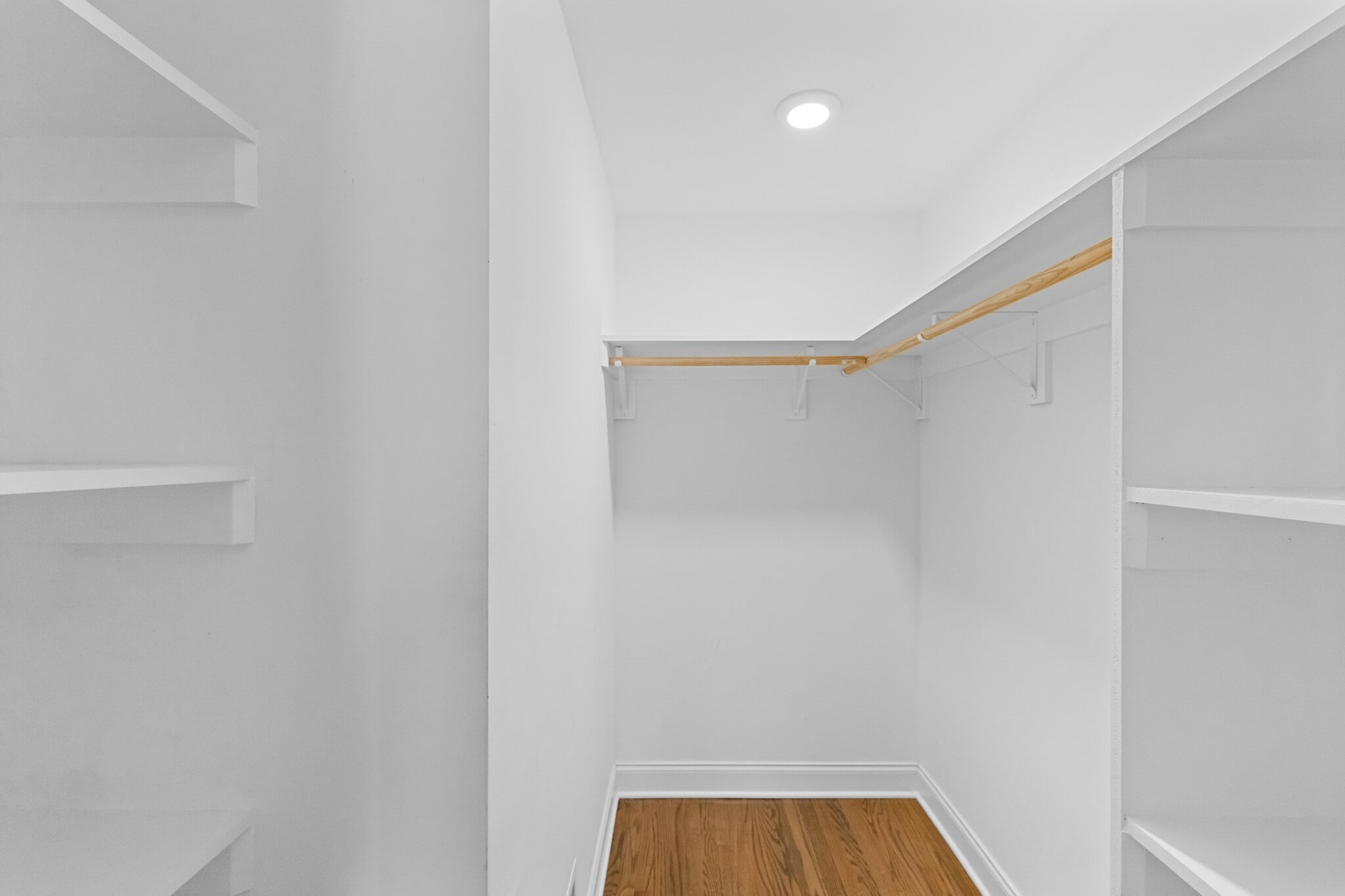 Building Photo - 705 W North St