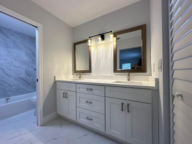 Building Photo - PGA National Beautiful 2 Bedroom 3 Bath Co...