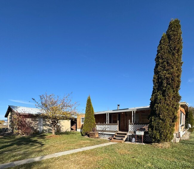 Building Photo - Spacious Pet-Friendly Rental on 3 Acres — Perfect for Horse Owners!