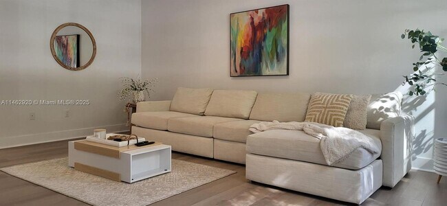 Building Photo - 2069 S Ocean Dr