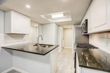 Building Photo - 6906 Lovely Ln