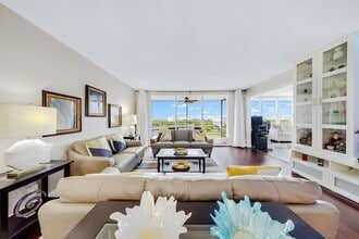 Building Photo - 3051 N Course Dr