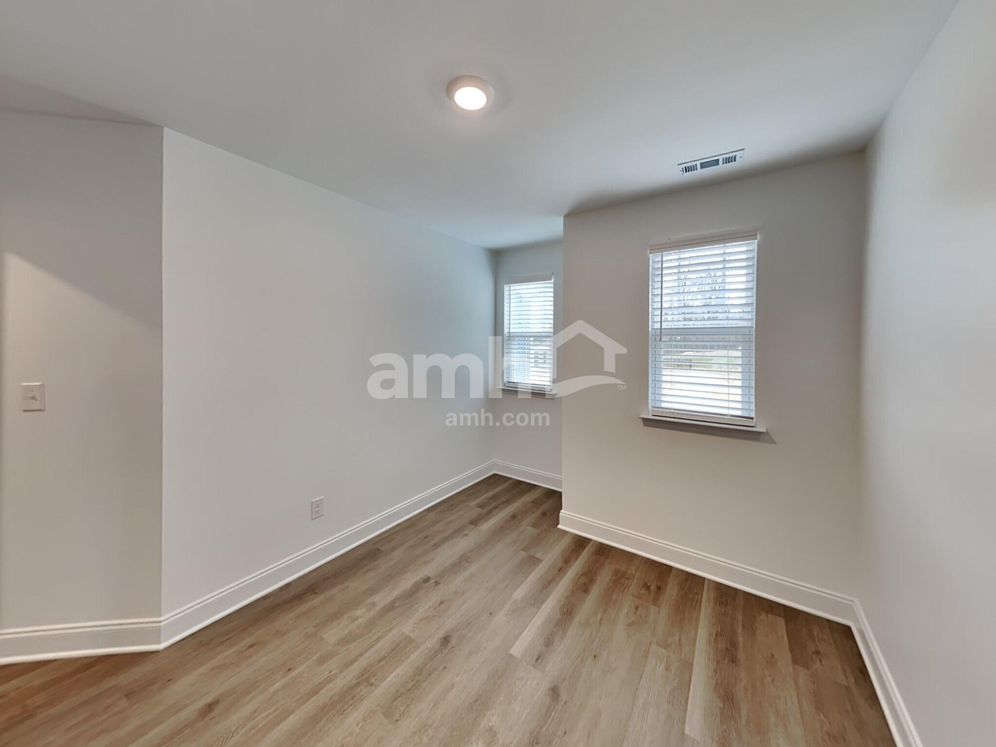 Building Photo - 243 Marin Dr