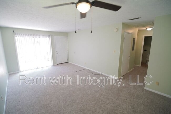 Building Photo - 2304 Hartsfield Ct