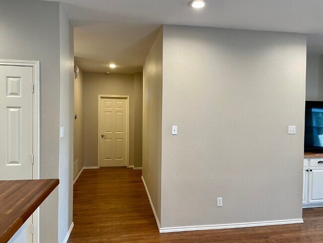 Building Photo - Charming 4-Bedroom Home in South Austin’s ...