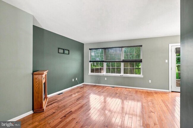 Building Photo - 40 Woodstream Ct