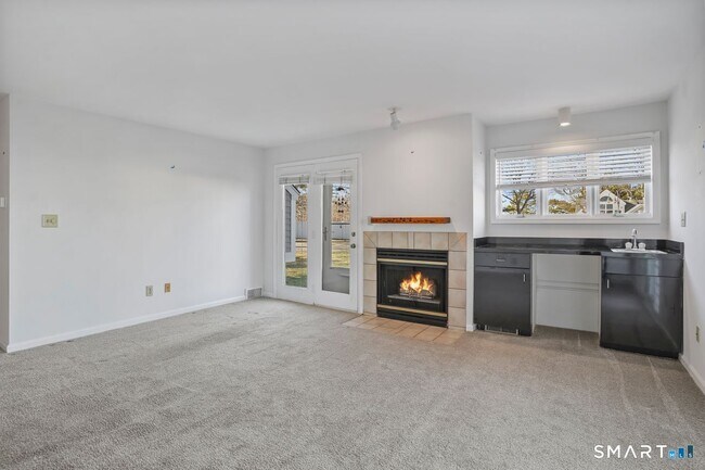 Building Photo - 101 Breakers Ln