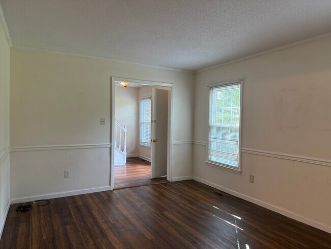 Building Photo - 502 Plantation Dr