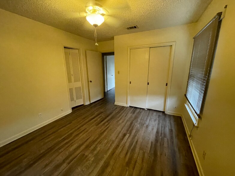 Building Photo - 504 Highland Dr